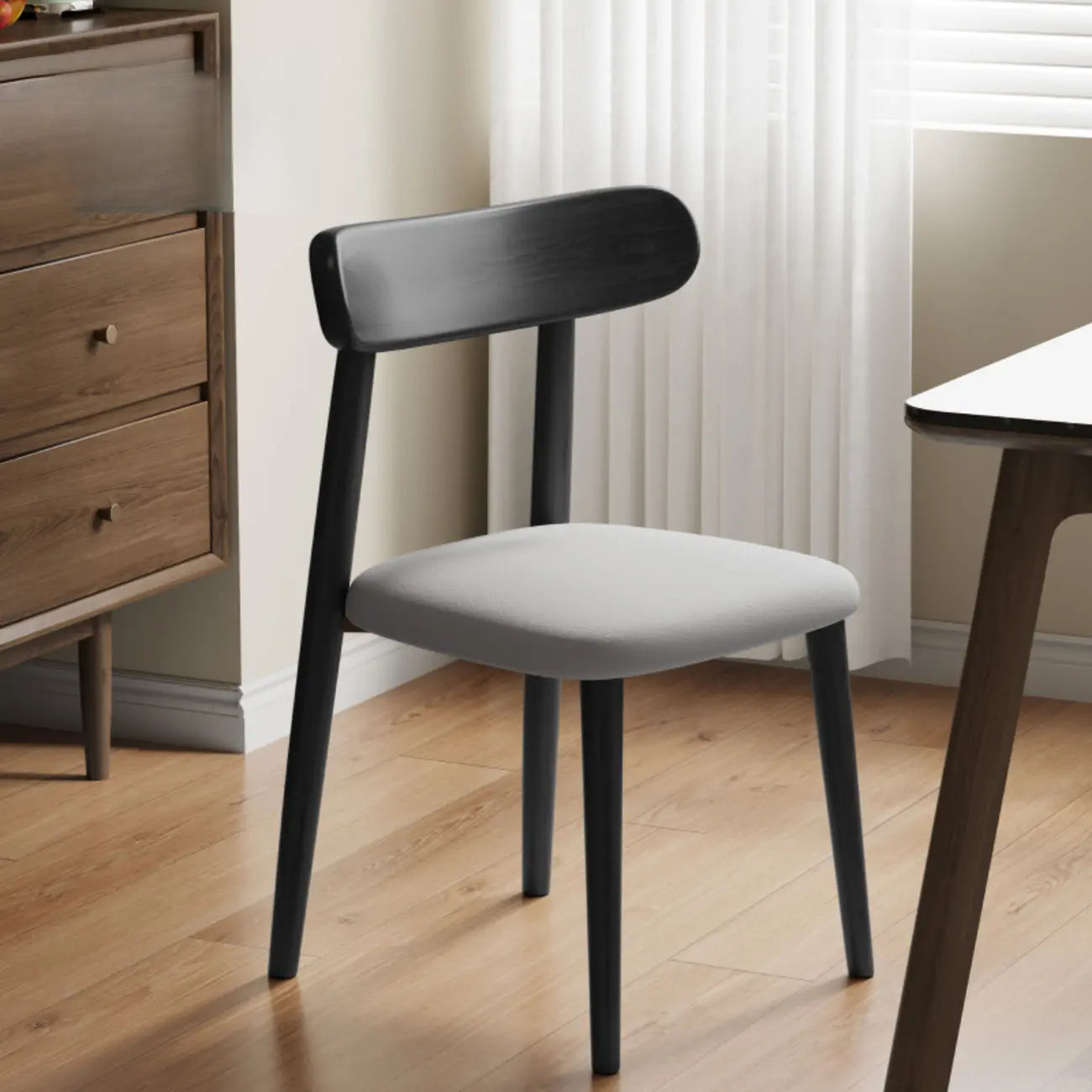 Chaise de salle à manger moderne en cuir sans accoudoirs avec dossier bas