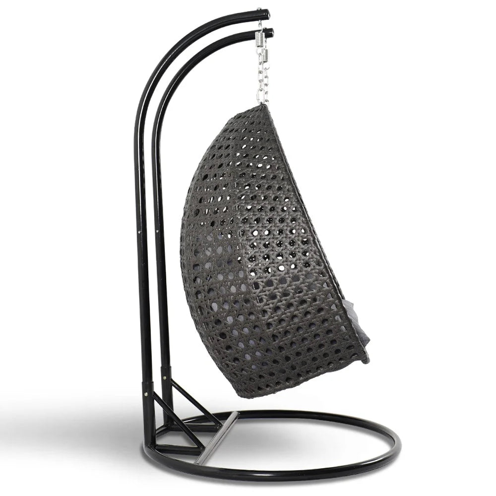 LeisureMod Fauteuil suspendu œuf 2 places avec support - Balançoire hamac de patio en rotin osier intérieur/extérieur avec coussins