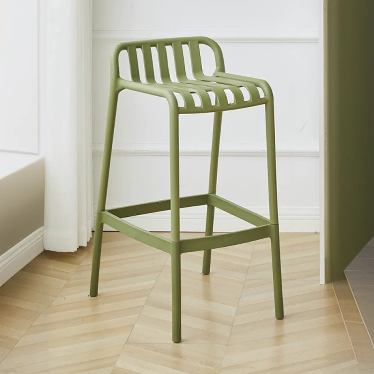 Tabouret de bar minimaliste en plastique pour l'extérieur et l'intérieur