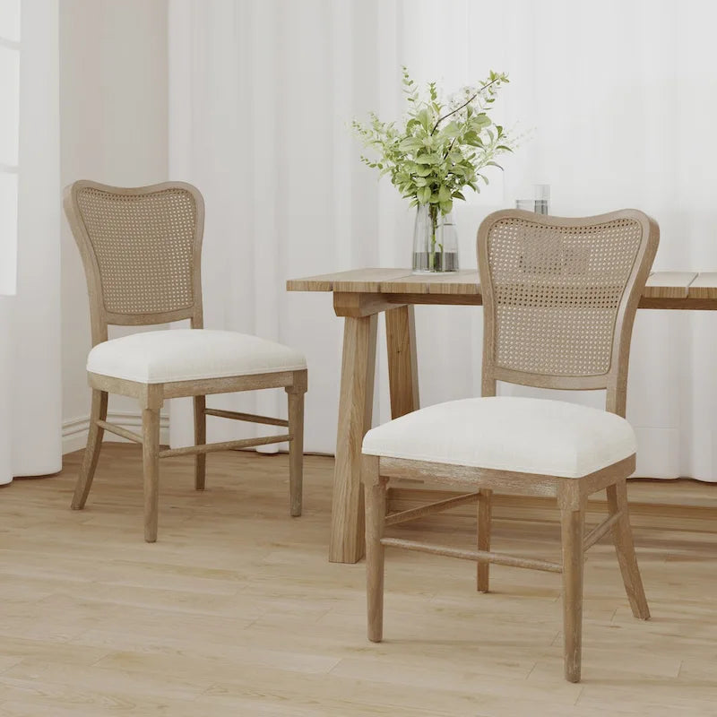 Chaises de salle à manger en bois d'hévéa de style fermier avec dossier en rotin (deux chaises par ensemble).