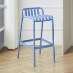 Tabouret de bar minimaliste en plastique pour l'extérieur et l'intérieur