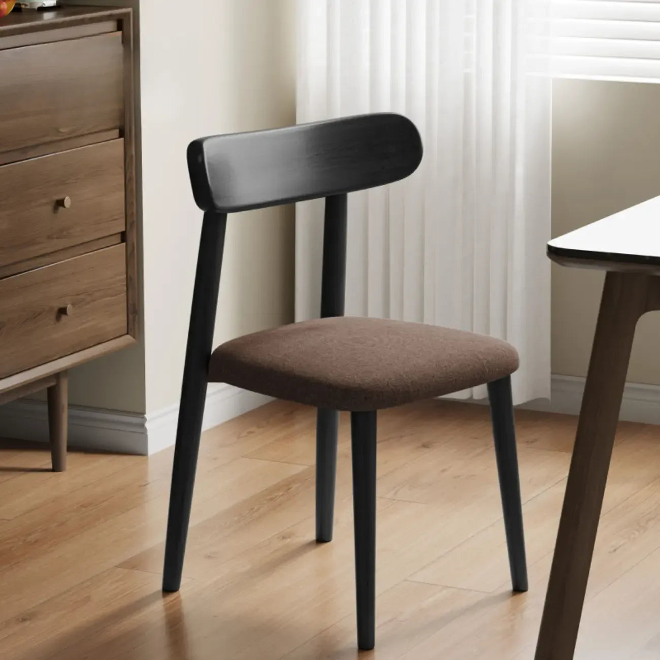 Chaise de salle à manger moderne en cuir sans accoudoirs avec dossier bas
