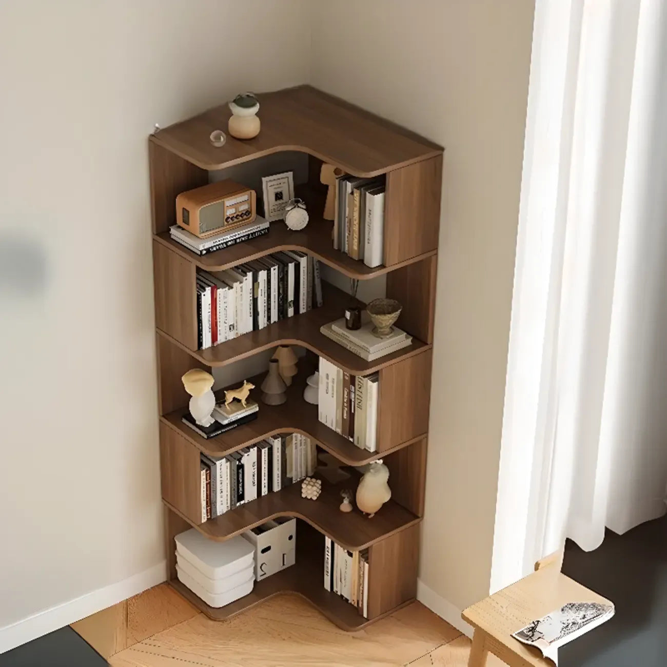 Étagère d'angle en bois manufacturé avec 6 tablettes