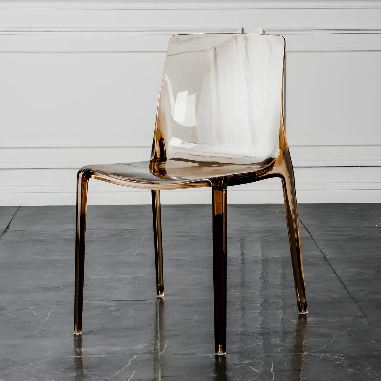 Chaise de salle à manger en acrylique ambré sans accoudoirs à dossier bas