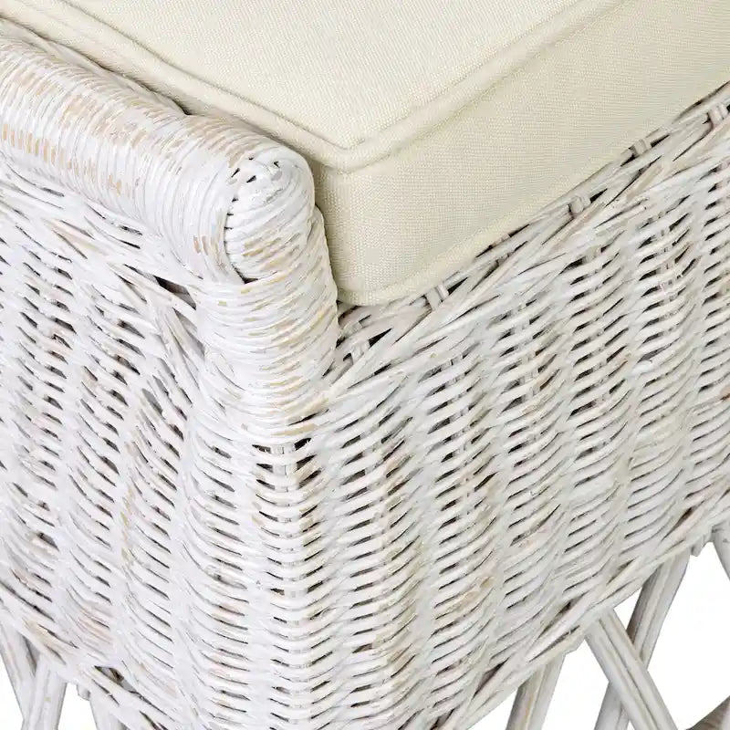 Chaise d'appoint de salle à manger en rotin naturel avec coussin, par East at Main