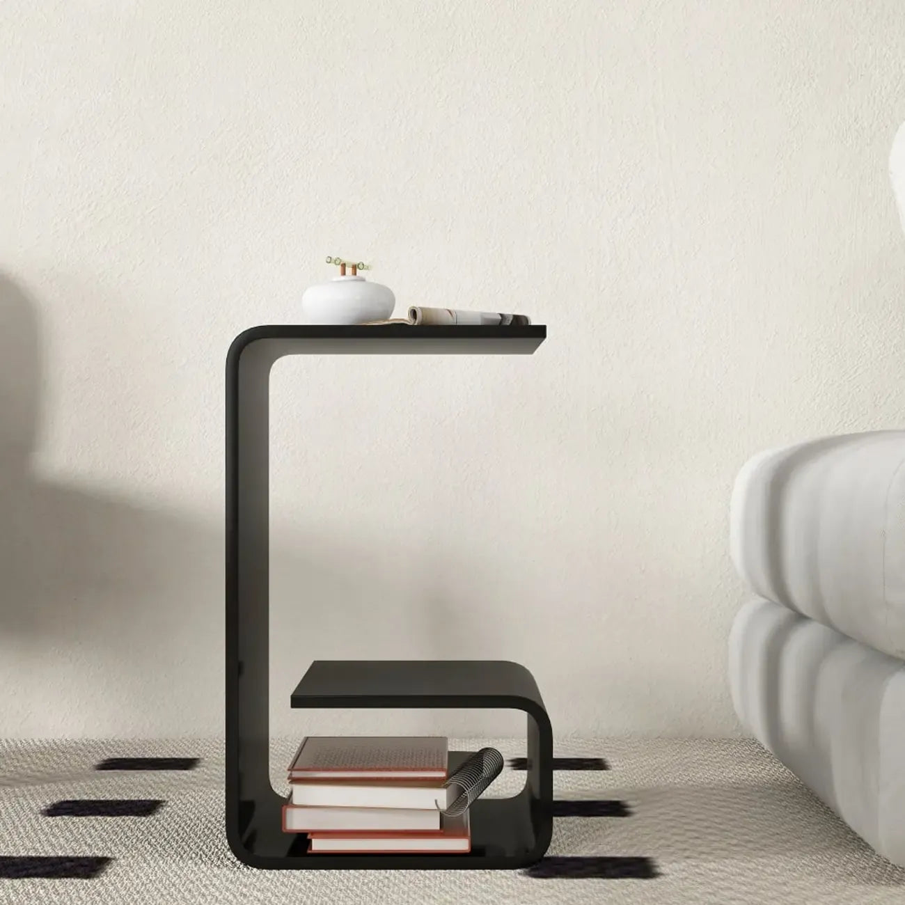Table d'appoint minimaliste en acrylique en forme de C avec rangement