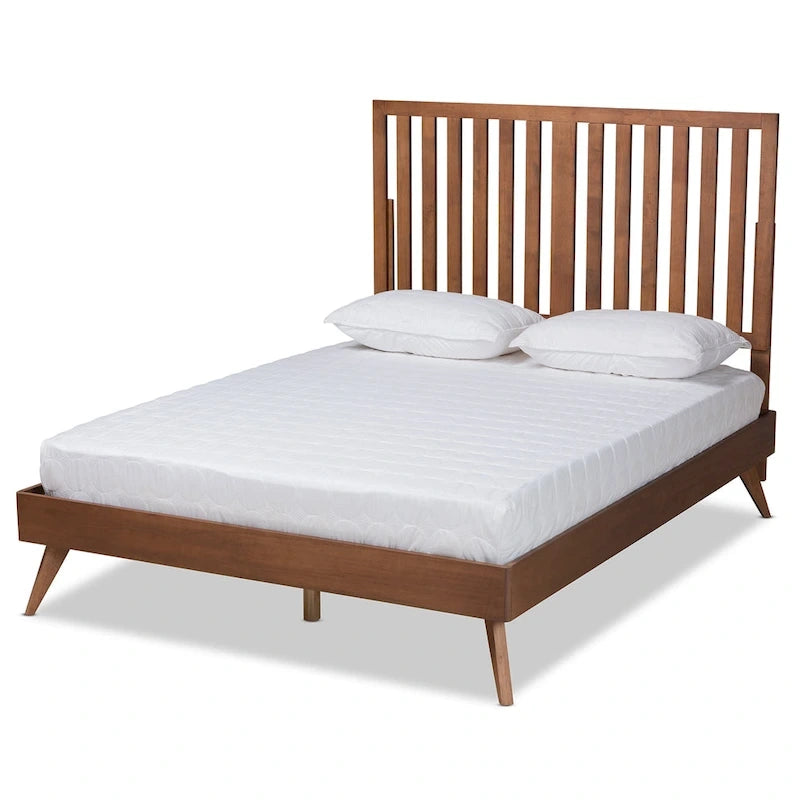 Lit plateforme en bois fini noyer brun de style Mid-Century Modern
