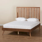 Lit plateforme en bois fini noyer brun de style Mid-Century Modern