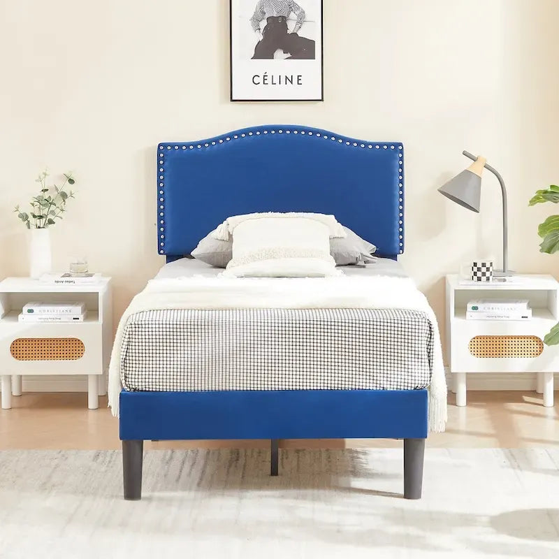 Cadre de lit plateforme rembourré avec tête de lit cloutée, lit double, grand lit, très grand lit – Bleu
