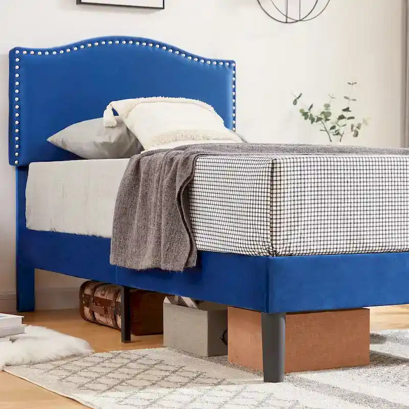 Cadre de lit plateforme rembourré avec tête de lit cloutée, lit double, grand lit, très grand lit – Bleu