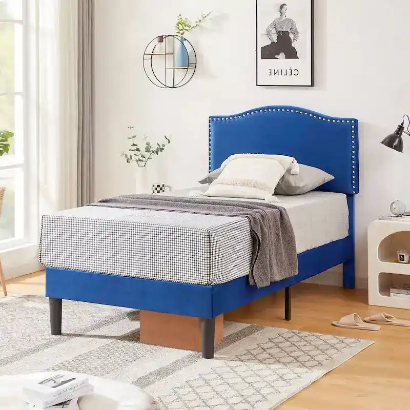 Cadre de lit plateforme rembourré avec tête de lit cloutée, lit double, grand lit, très grand lit – Bleu