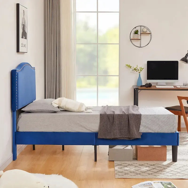 Cadre de lit plateforme rembourré avec tête de lit cloutée, lit double, grand lit, très grand lit – Bleu