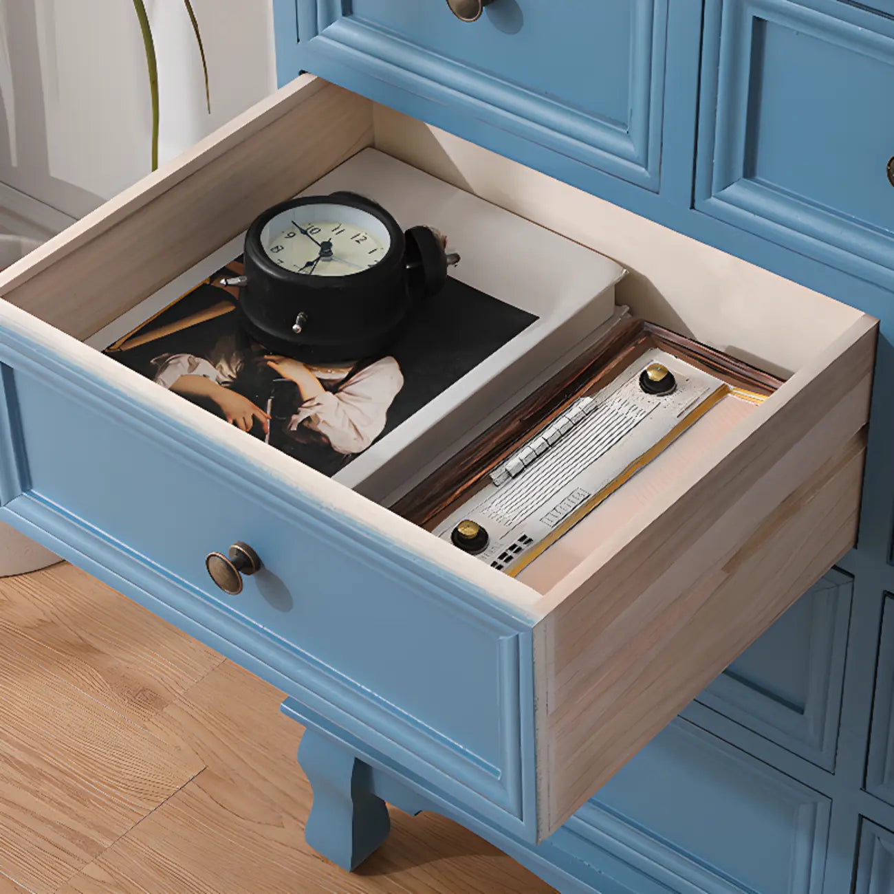 Meuble d'appoint rustique en bois marron pour le rangement du salon