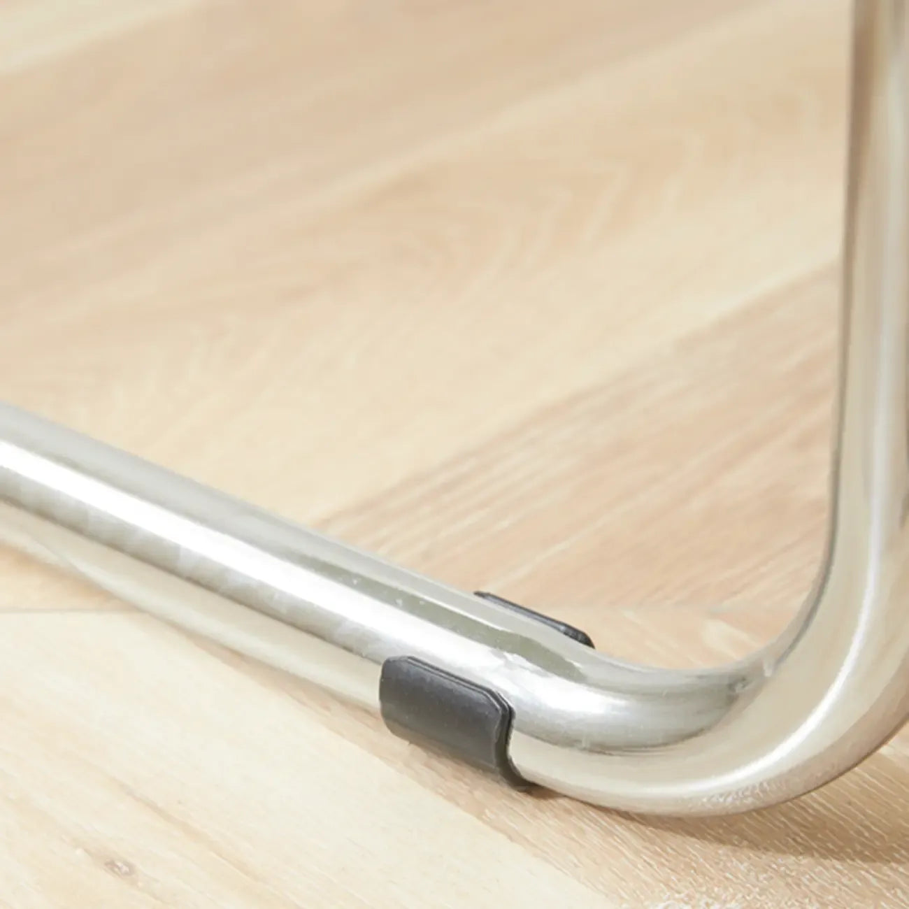 Chaise de salle à manger sans accoudoirs en métal simple, dossier plein jaune