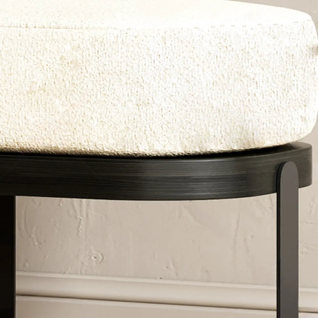 Banc court moderne en bois beige rembourré