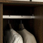Garde-robe marron avec tiroirs, tringle à vêtements 4 portes coulissantes