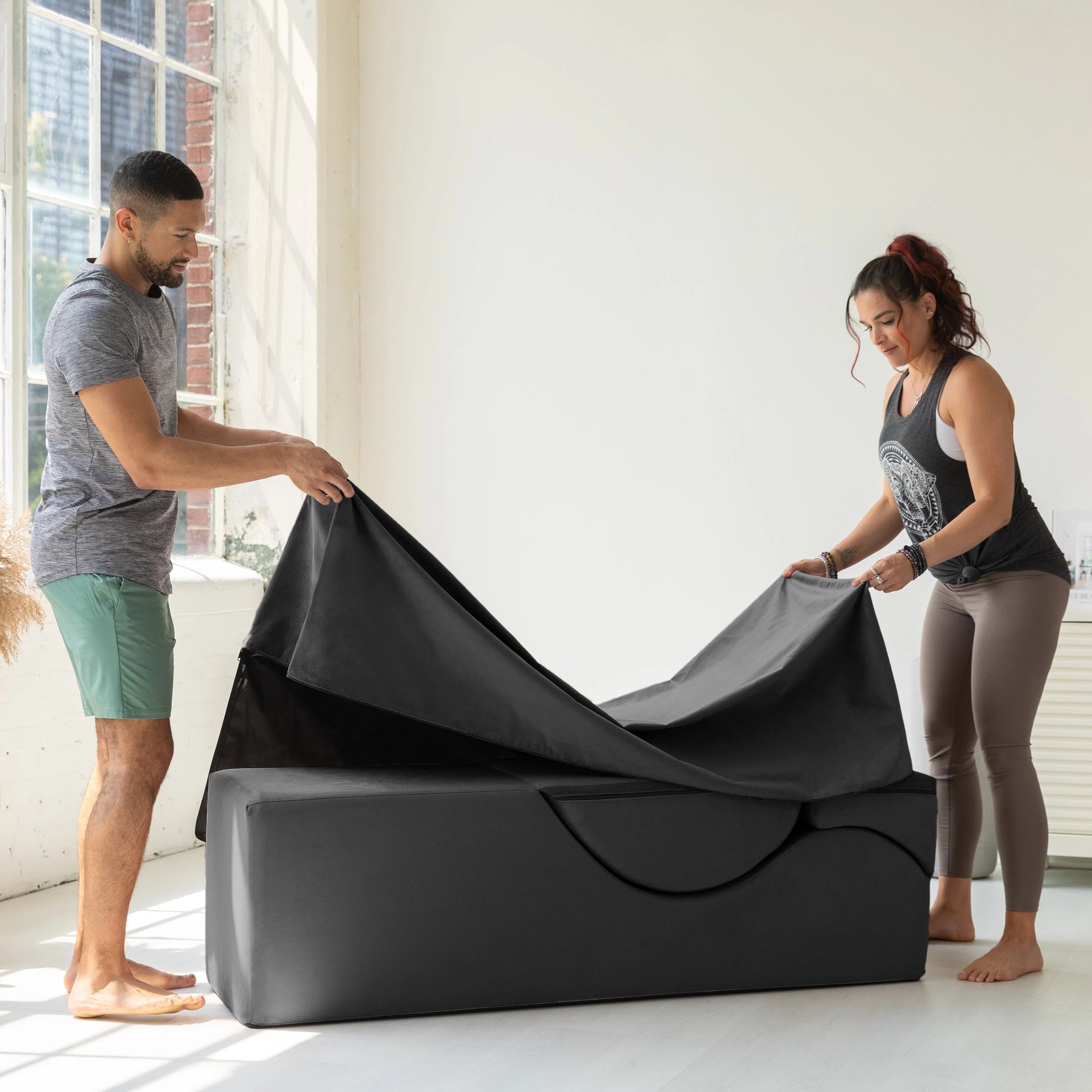 Avana Kami Chaise convertible / Yoga & Massage - Pouf 2 en 1 avec chaise longue de yoga pliable dissimulée, microvelours - N/A