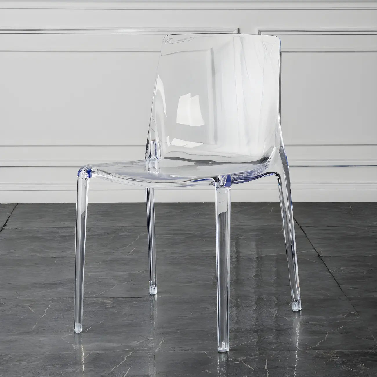 Chaise de salle à manger en acrylique ambré sans accoudoirs à dossier bas