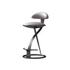 Tabouret de bar en cuir beige épuré avec cadre en métal doré luxueux