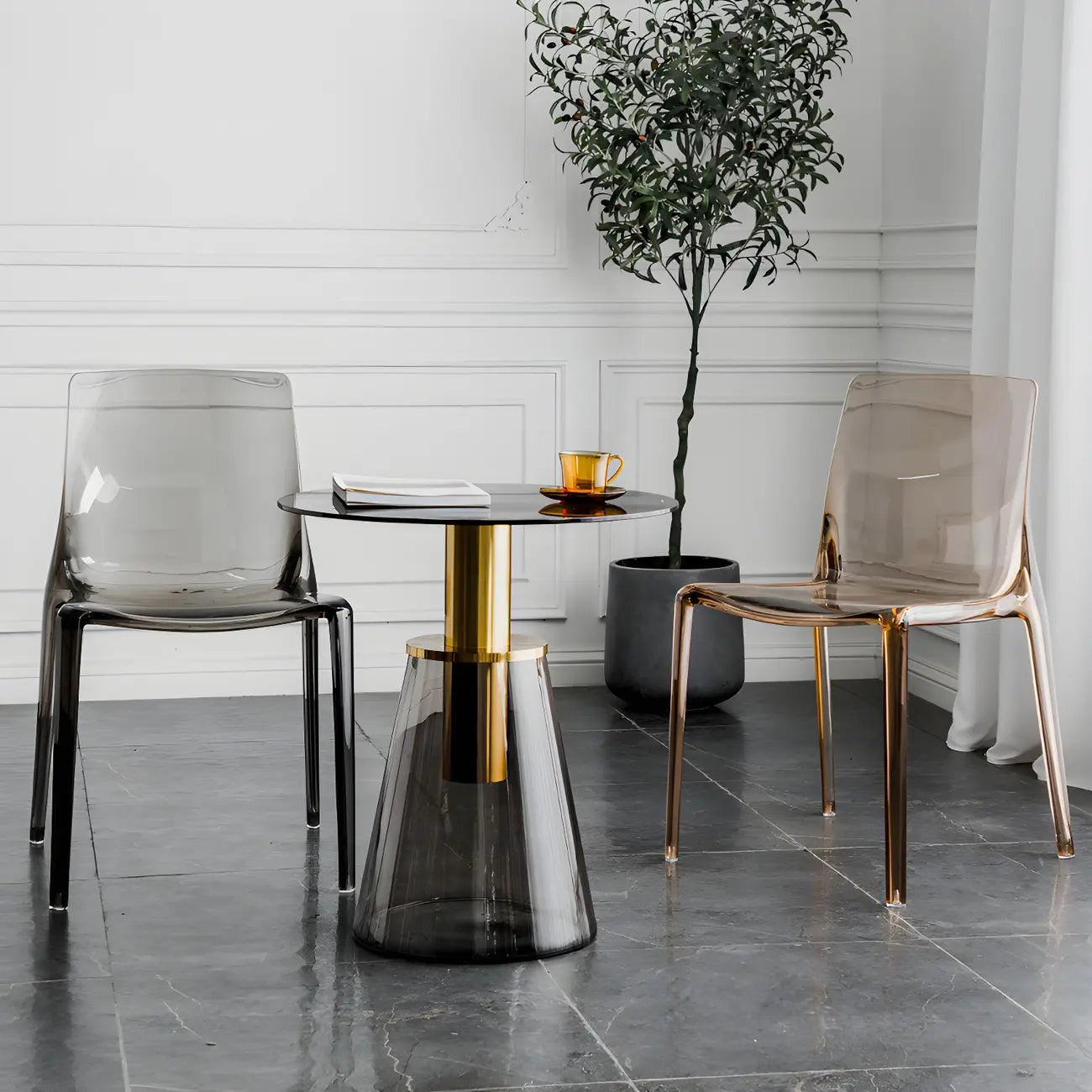 Chaise de salle à manger en acrylique ambré sans accoudoirs à dossier bas