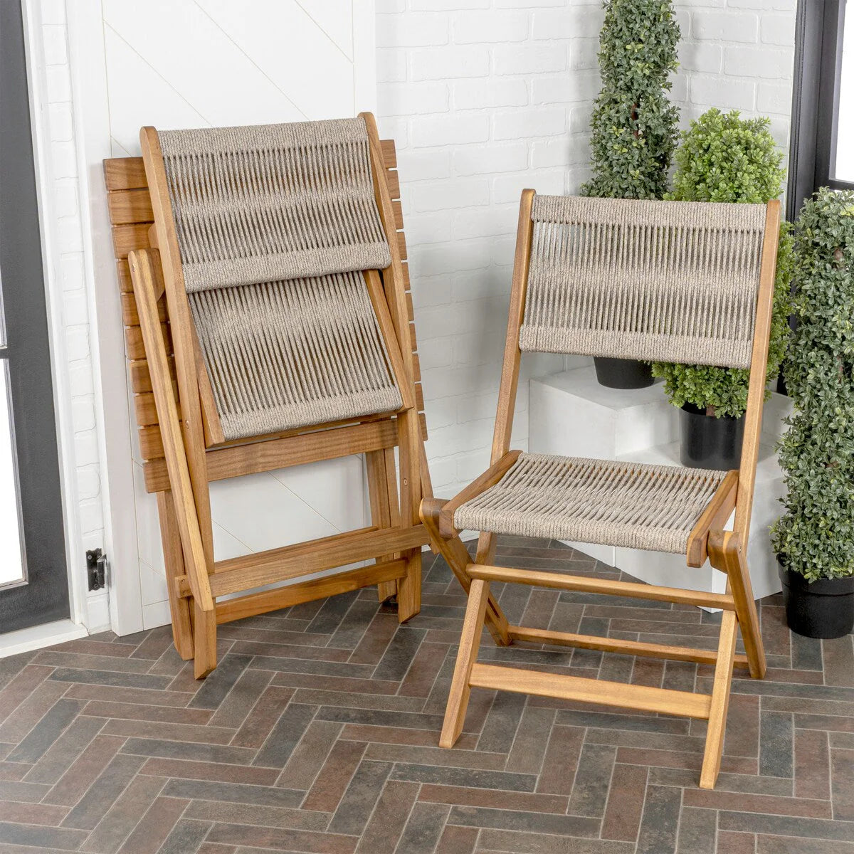 Ensemble de bistro d'extérieur pliant 3 pièces Cadiz Modern Coastal en bois d'acacia, par JONATHAN Y