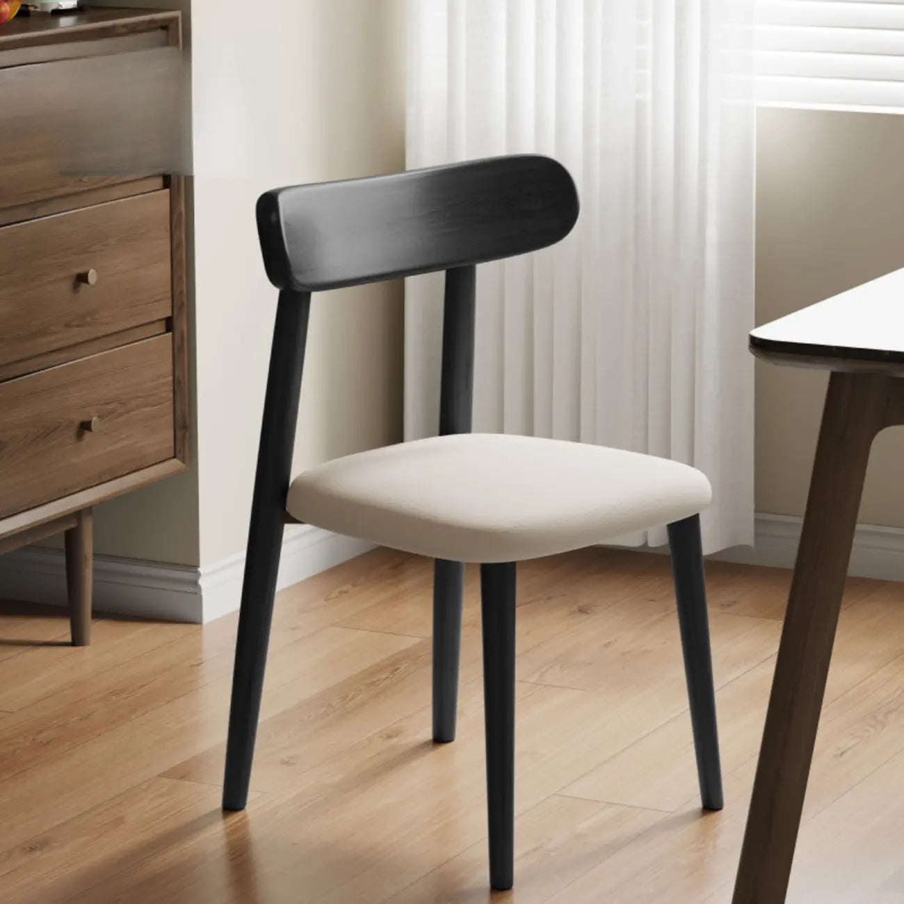 Chaise de salle à manger moderne en cuir sans accoudoirs avec dossier bas