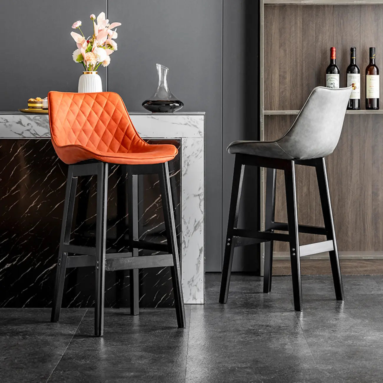 Tabourets de bar en similicuir style Mid-Century Modern avec pieds en bois